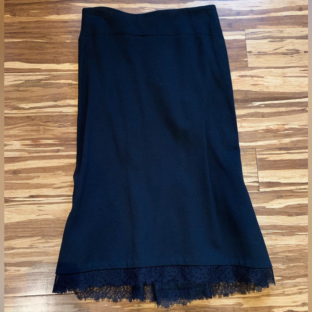 BEBE fitted mermaid black skirt with lace size 0